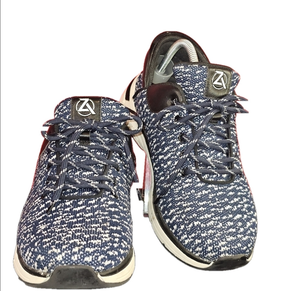 Zebra Men's Size 9.5 Sneakers